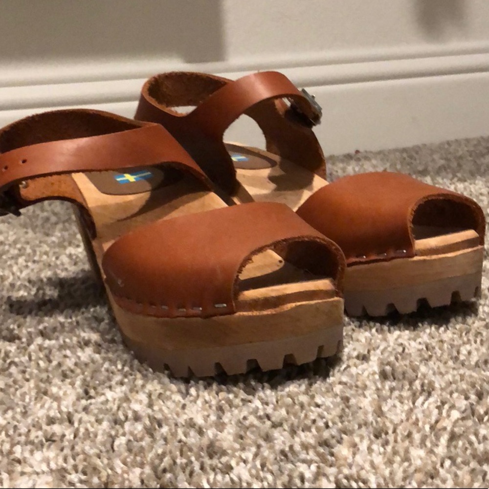 Clogs - Picture 2 of 2